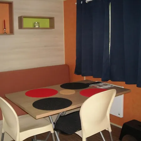 Mobil-home キャンプ場